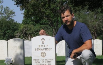 Eric Blehm visits Master Sergeant Roy P Benavidez's Grave